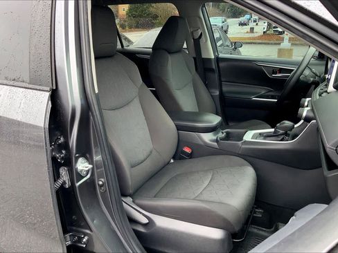 Used 2023 Toyota RAV4 XLE image 8