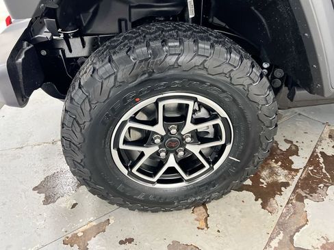 New 2026 Jeep Wrangler Unlimited Rubicon AWD/4WD image 24