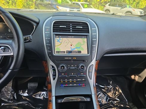 Used 2020 Lincoln Nautilus Reserve AWD/4WD image 21