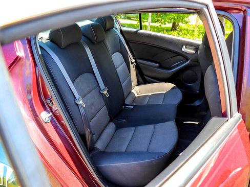 Used 2017 Kia Forte LX image 21