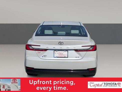 Used 2025 Toyota Camry XLE AWD/4WD image 6