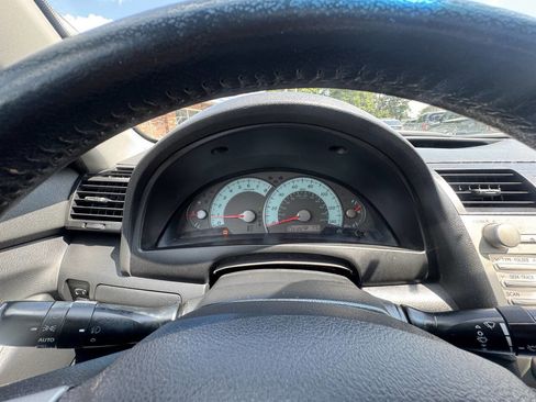 Used 2010 Toyota Camry SE image 25