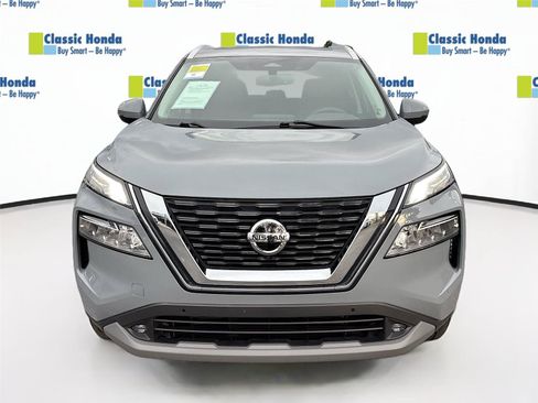 Used 2021 Nissan Rogue SL w/ Premium Package FWD image 2