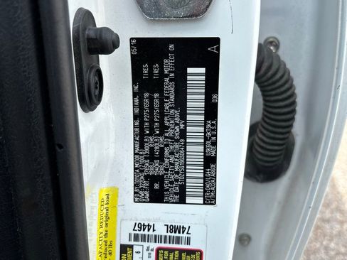 Used 2016 Toyota Sequoia SR5 w/ Premium Package RWD image 17