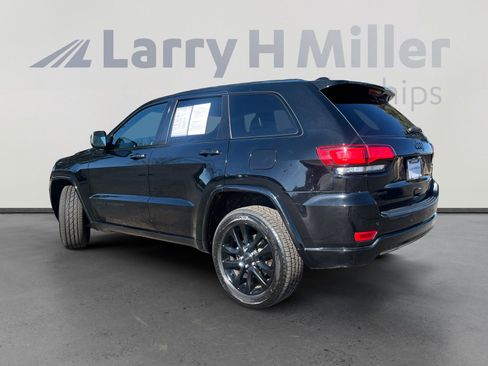 Used 2019 Jeep Grand Cherokee Altitude image 3