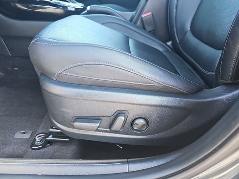 Used 2024 Kia Seltos EX AWD/4WD image 19