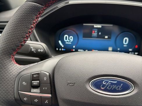 Used 2025 Ford Escape ST-Line Elite image 18