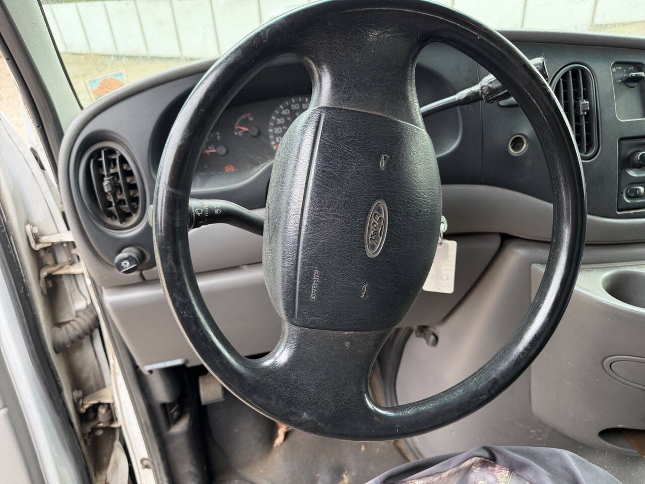 Used 1999 Ford E-350 and Econoline 350 Super Duty RWD image 31