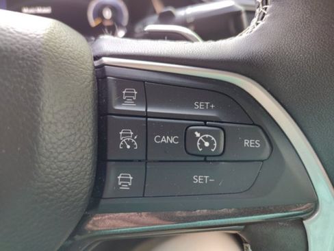Used 2023 Jeep Grand Cherokee L Laredo AWD/4WD image 27