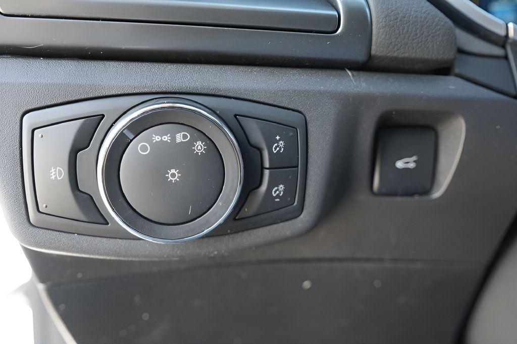 Used 2015 Ford Fusion Titanium FWD image 26