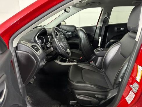 Used 2019 Jeep Compass Latitude image 11