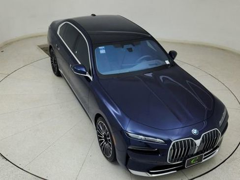 Used 2025 BMW i7 eDrive50 w/ Executive Package image 77