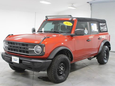 Used 2023 Ford Bronco 4-Door AWD/4WD image 4