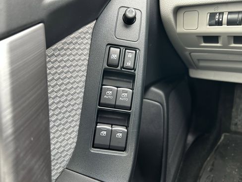 Used 2018 Subaru Forester 2.5i w/ Alloy Wheel Package image 19