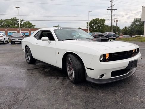 Used 2018 Dodge Challenger R/T Scat Pack RWD image 7