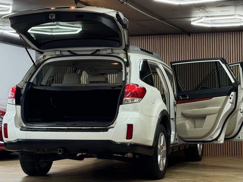 Used 2010 Subaru Outback 2.5i Limited image 7