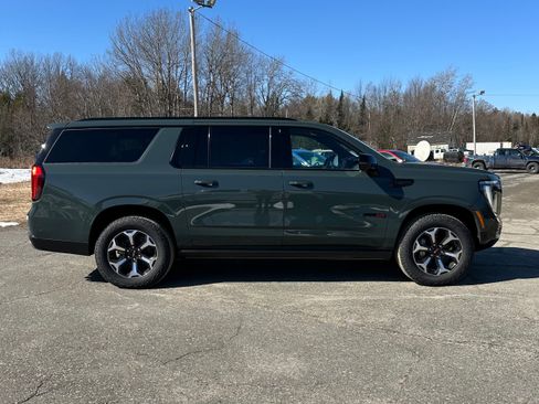 New 2026 GMC Yukon XL AT4 Ultimate AWD/4WD image 2
