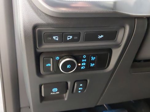 Used 2024 Ford F150 Lariat image 25