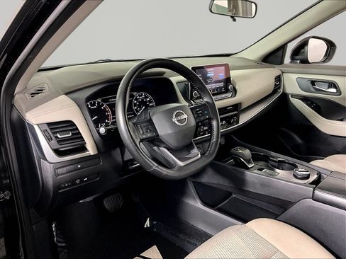 Certified 2025 Nissan Rogue SV AWD/4WD image 17