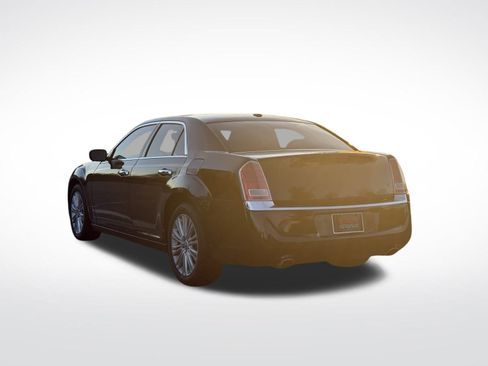 Used 2014 Chrysler 300 AWD w/ Driver Convenience Group image 9