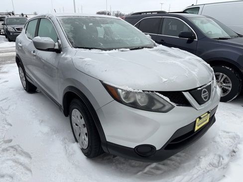 Used 2019 Nissan Rogue Sport S image 3