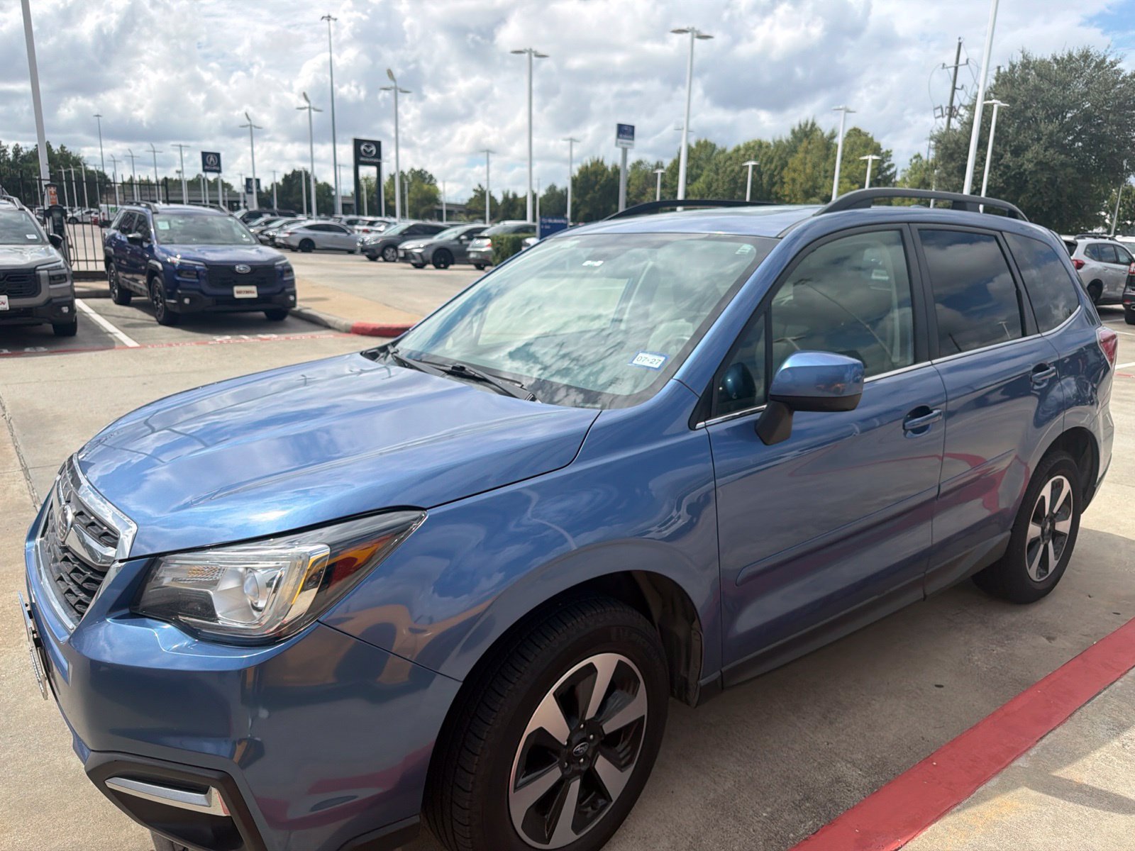 Used 2018 Subaru Forester 2.5i Limited AWD/4WD image 2