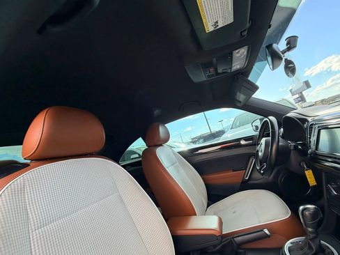 Used 2017 Volkswagen Beetle 1.8T S image 25