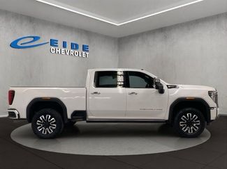 Used 2024 GMC Sierra 3500 Denali Ultimate AWD/4WD video 2