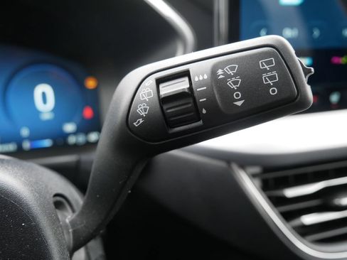 New 2025 Ford Escape SE w/ PHEV Premium Package FWD image 27