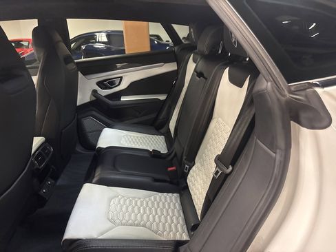 Used 2020 Lamborghini Urus image 8