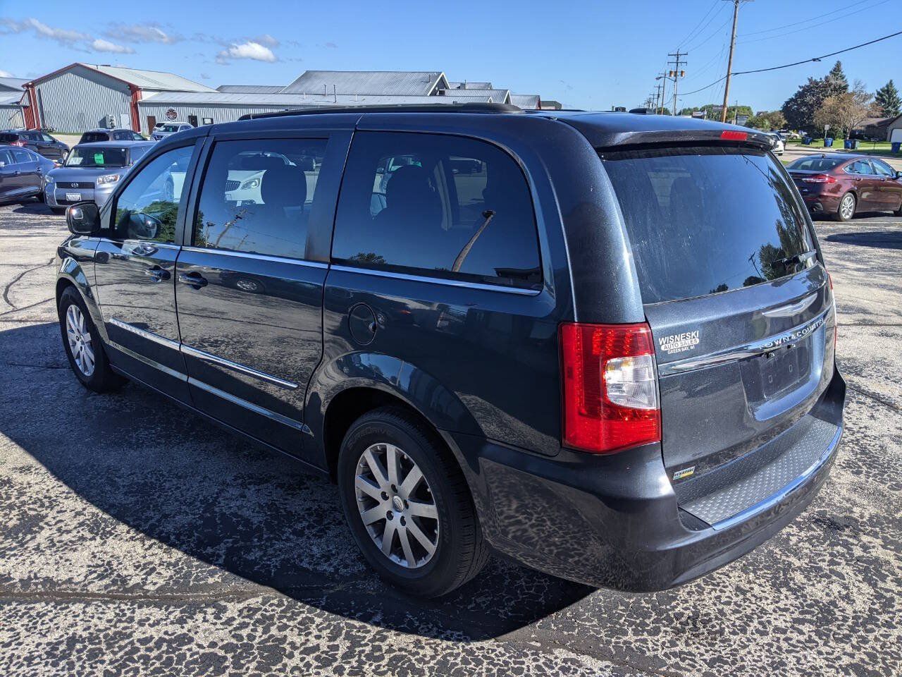 Used 2014 Chrysler Town & Country Touring FWD image 5