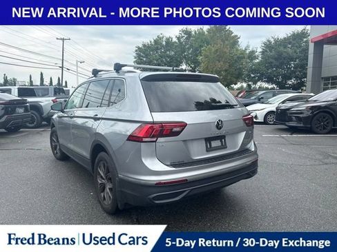 Used 2024 Volkswagen Tiguan SE w/ Panoramic Sunroof Package AWD/4WD image 6