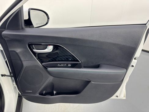 Used 2019 Kia Niro EX Premium image 41