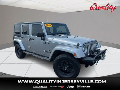 Used 2017 Jeep Wrangler Unlimited Sahara w/ Connectivity Group AWD/4WD image 1