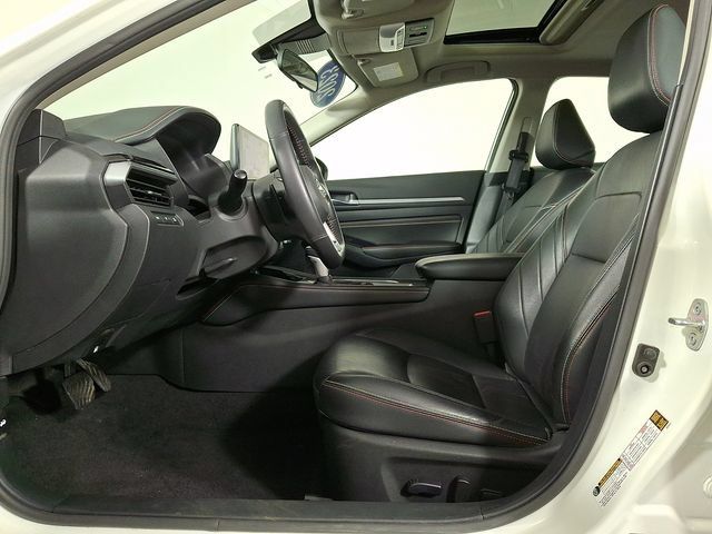 Used 2023 Nissan Altima 2.5 SR w/ SR Premium Package AWD/4WD image 15
