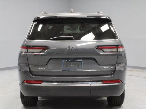 Used 2023 Jeep Grand Cherokee L Limited w/ Trailer Tow Group (B) AWD/4WD image 12