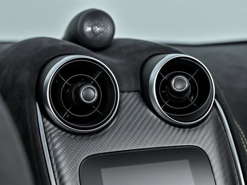 Used 2020 McLaren 600LT Spider RWD image 30