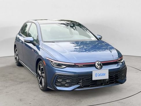 Used 2026 Volkswagen GTI SE FWD image 3