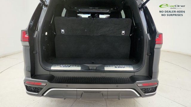 Used 2022 Lexus LX 600 F Sport w/ Accessory Package (Z1) AWD/4WD image 28