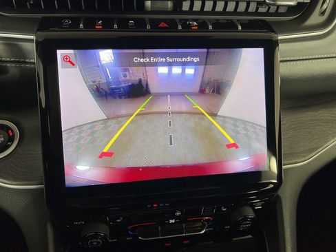 Used 2024 Jeep Grand Cherokee L Limited image 14