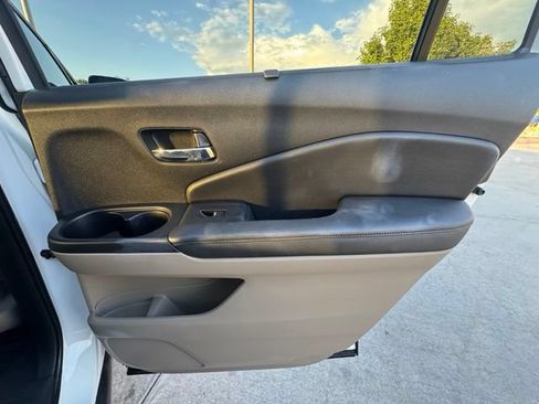 Used 2021 Honda Pilot Touring image 31