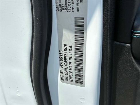 Used 2023 Jeep Grand Cherokee Trailhawk image 21