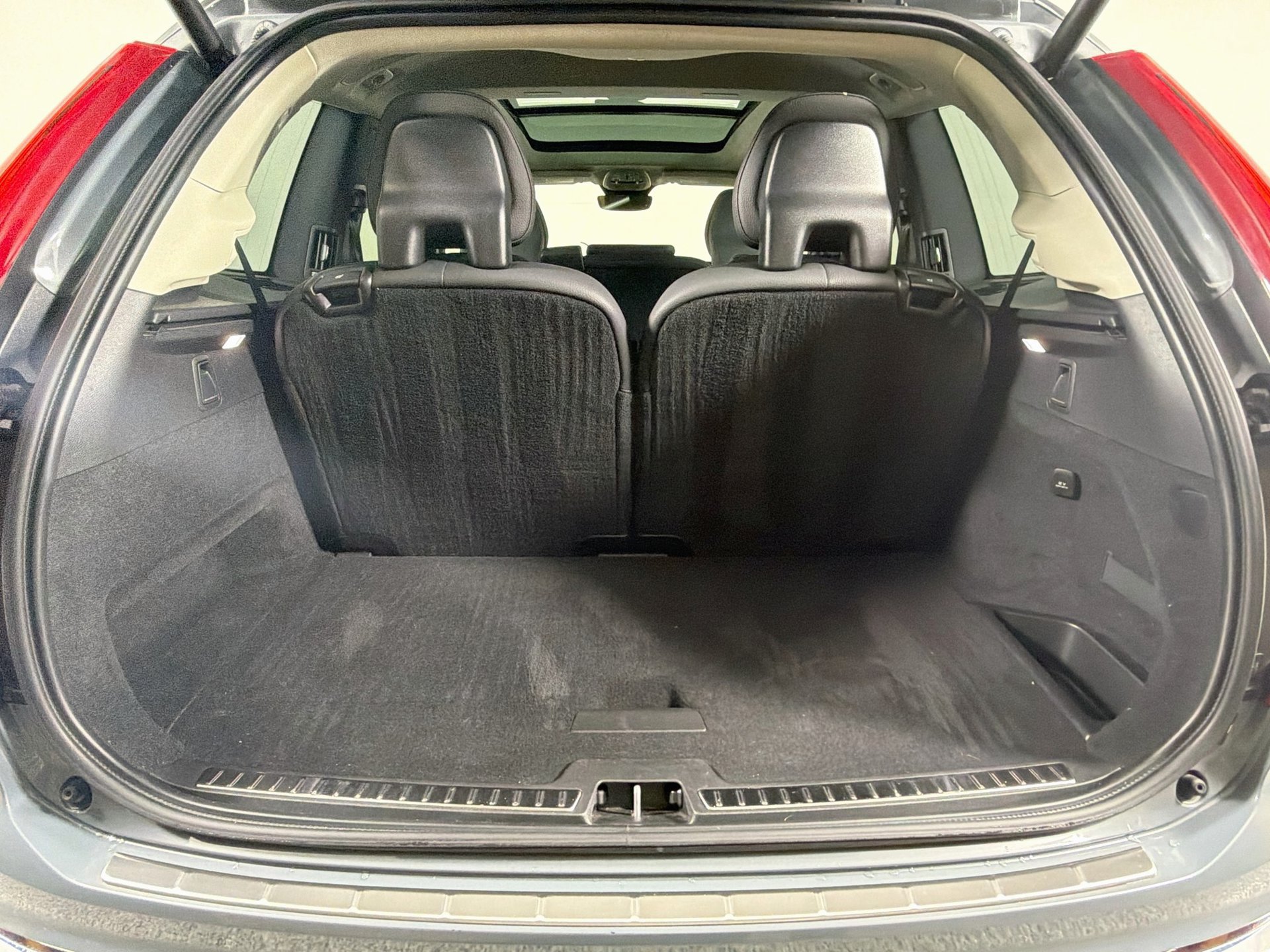 Used 2023 Volvo XC90 B6 Plus w/ Protection Package Premier AWD/4WD image 28