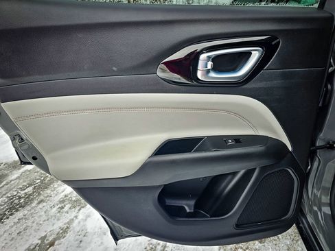 Certified 2022 Jeep Compass Limited image 29