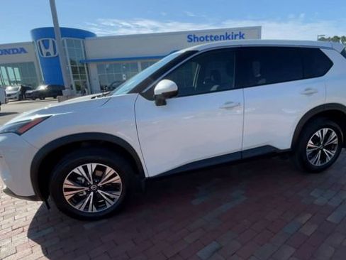 Used 2021 Nissan Rogue SV FWD image 6