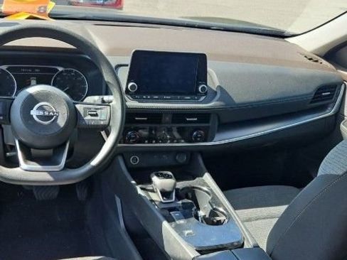Used 2023 Nissan Rogue SV FWD image 6