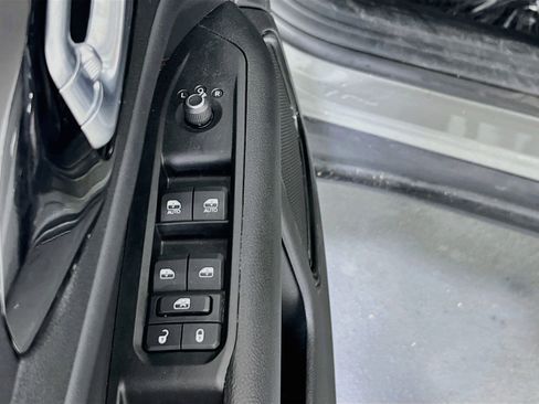 Used 2022 Jeep Compass Trailhawk w/ Trailhawk Convenience Group AWD/4WD image 17