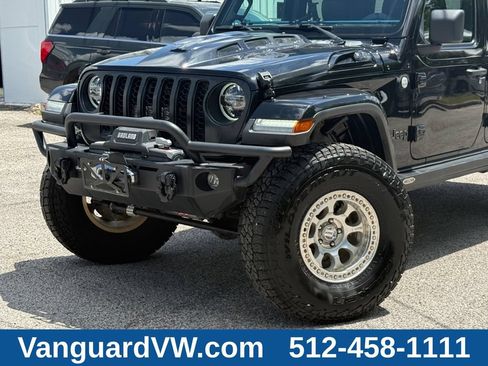 Used 2022 Jeep Gladiator Sport AWD/4WD image 2