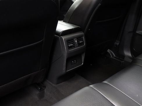 Used 2022 Nissan Rogue SV w/ SV Premium Package image 13