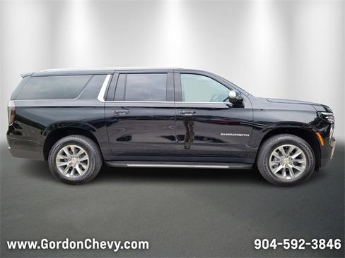 New 2025 Chevrolet Suburban Premier image 6